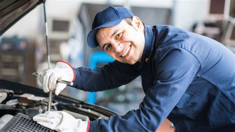 Expert auto repair - It certainly doesn't look like much, yet it is worth a small fortune as far as we are concerned. The address is 4724 Magazine Street. The phone number is 405-895-4345. If you have a problem, regardless of what it is, we highly recommend him. 